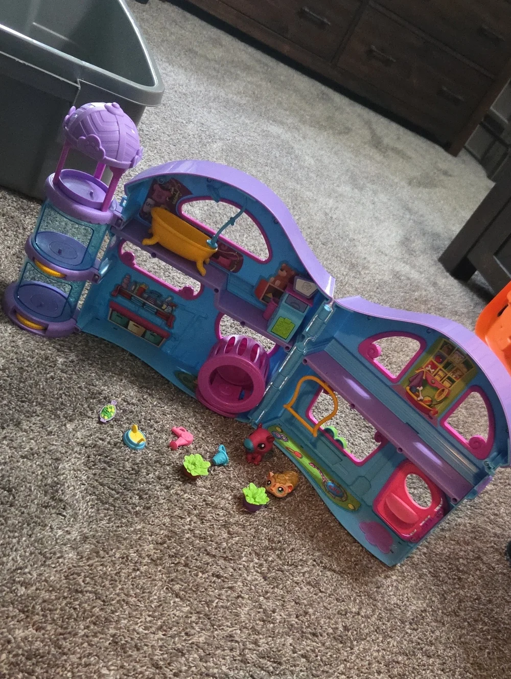 Littlest Pet Shop Foldable Purple and Blue Playset with Pink Details